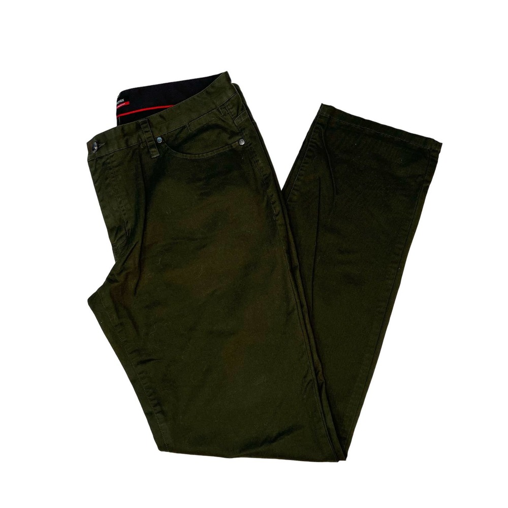 Victorinox The original flat front men’s khaki pants